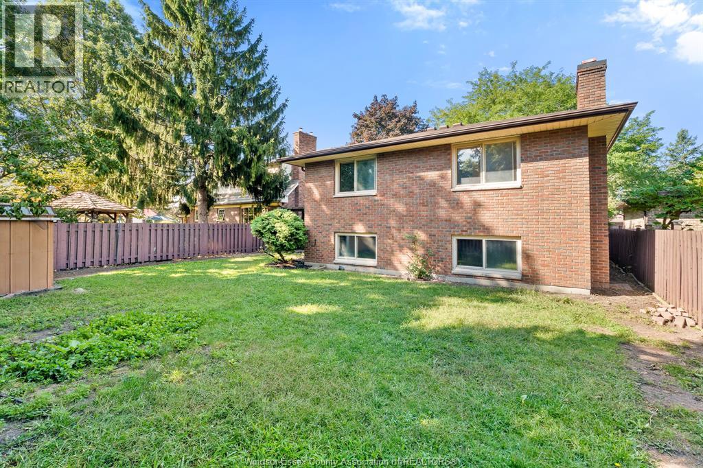 2880 St. Clair Avenue, Windsor, Ontario  N9E 4B4 - Photo 3 - 26021027