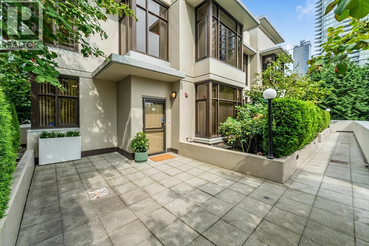 Th5 2088 Madison Avenue, Burnaby, British Columbia  V5C 6T5 - Photo 2 - R3159494