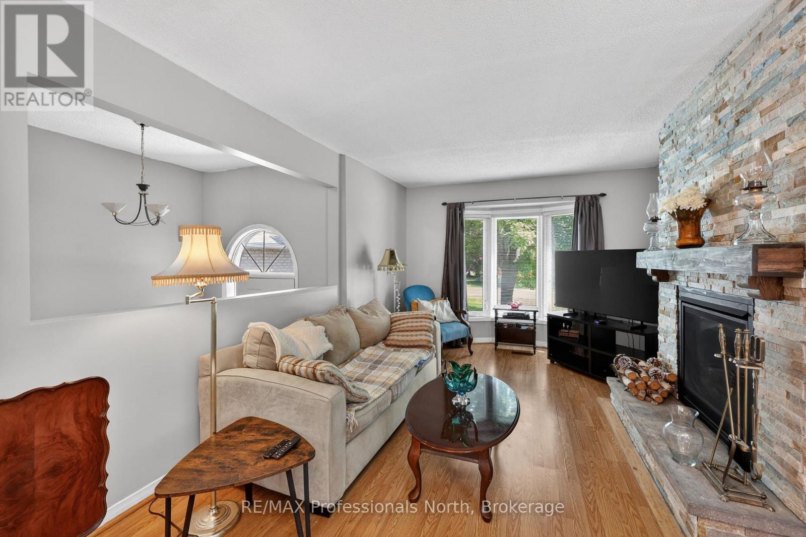 48 Fairway Crescent, Wasaga Beach, Ontario  L9Z 1B8 - Photo 10 - S13721814