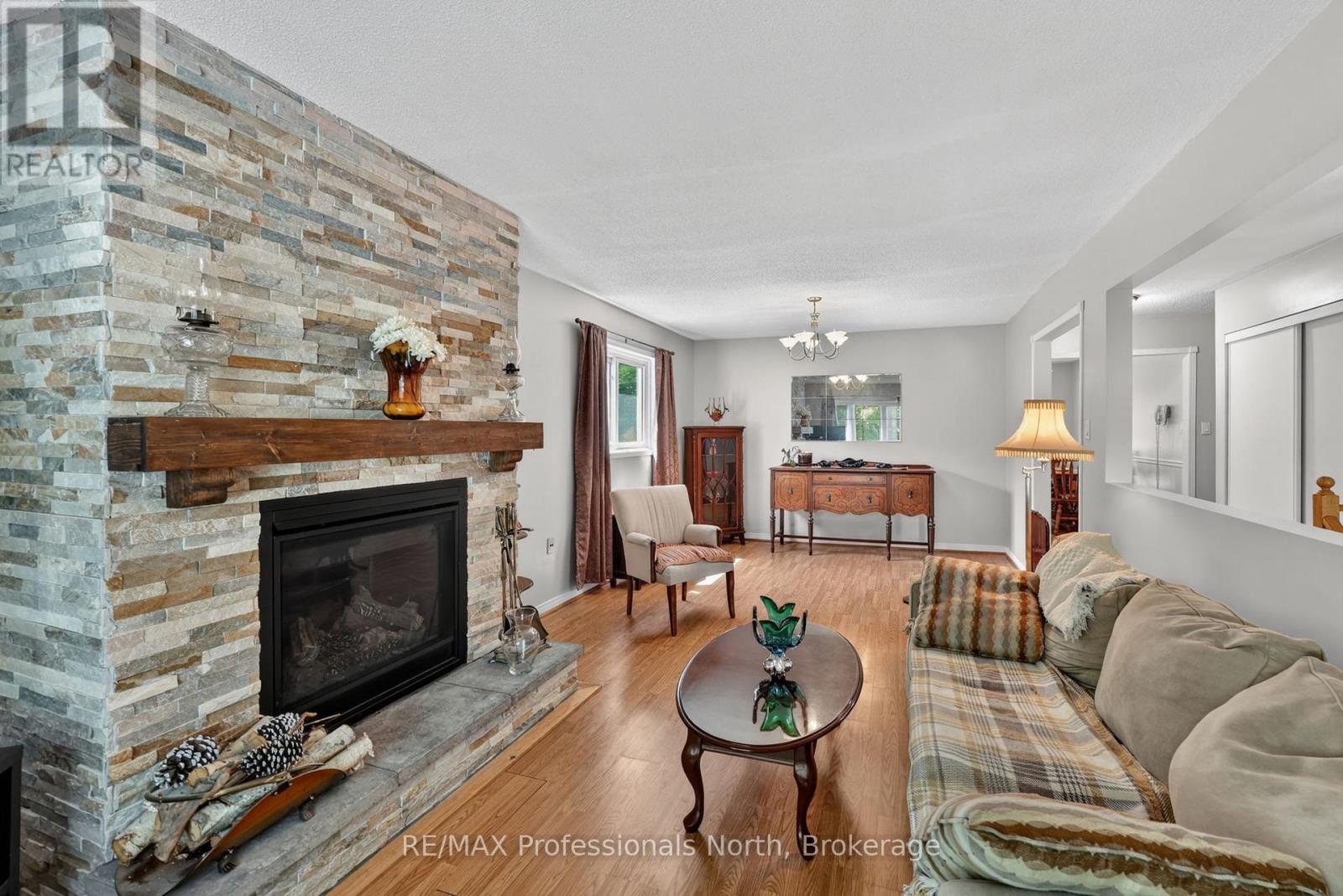 48 Fairway Crescent, Wasaga Beach, Ontario  L9Z 1B8 - Photo 11 - S13721814