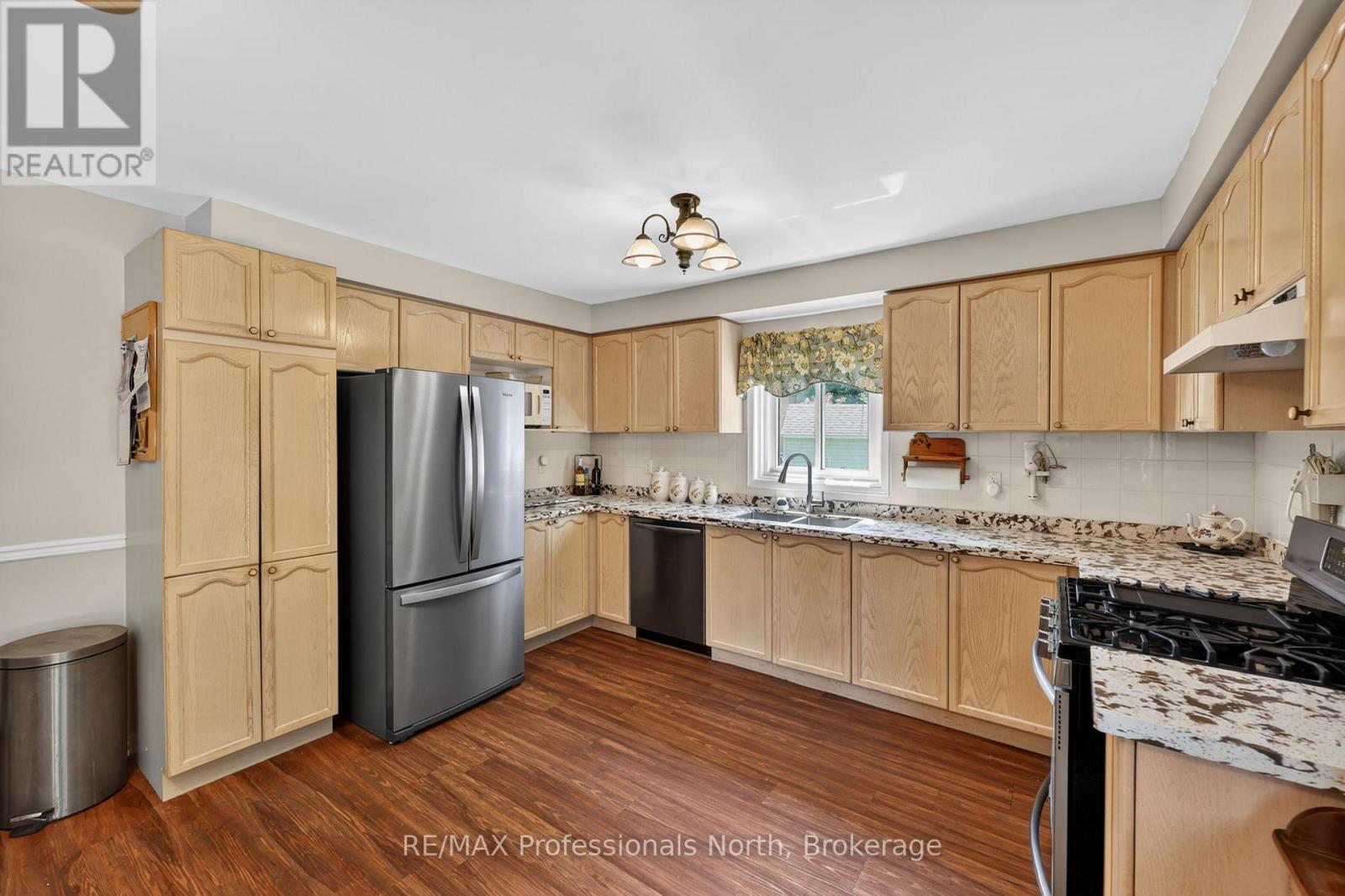 48 Fairway Crescent, Wasaga Beach, Ontario  L9Z 1B8 - Photo 14 - S13721814