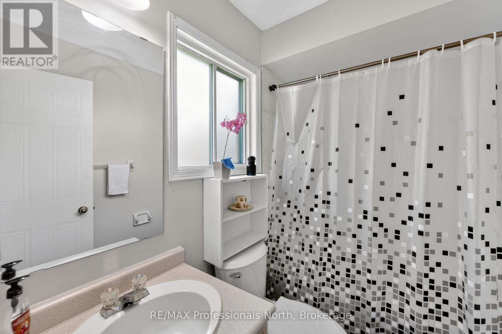 48 Fairway Crescent, Wasaga Beach, Ontario  L9Z 1B8 - Photo 19 - S13721814