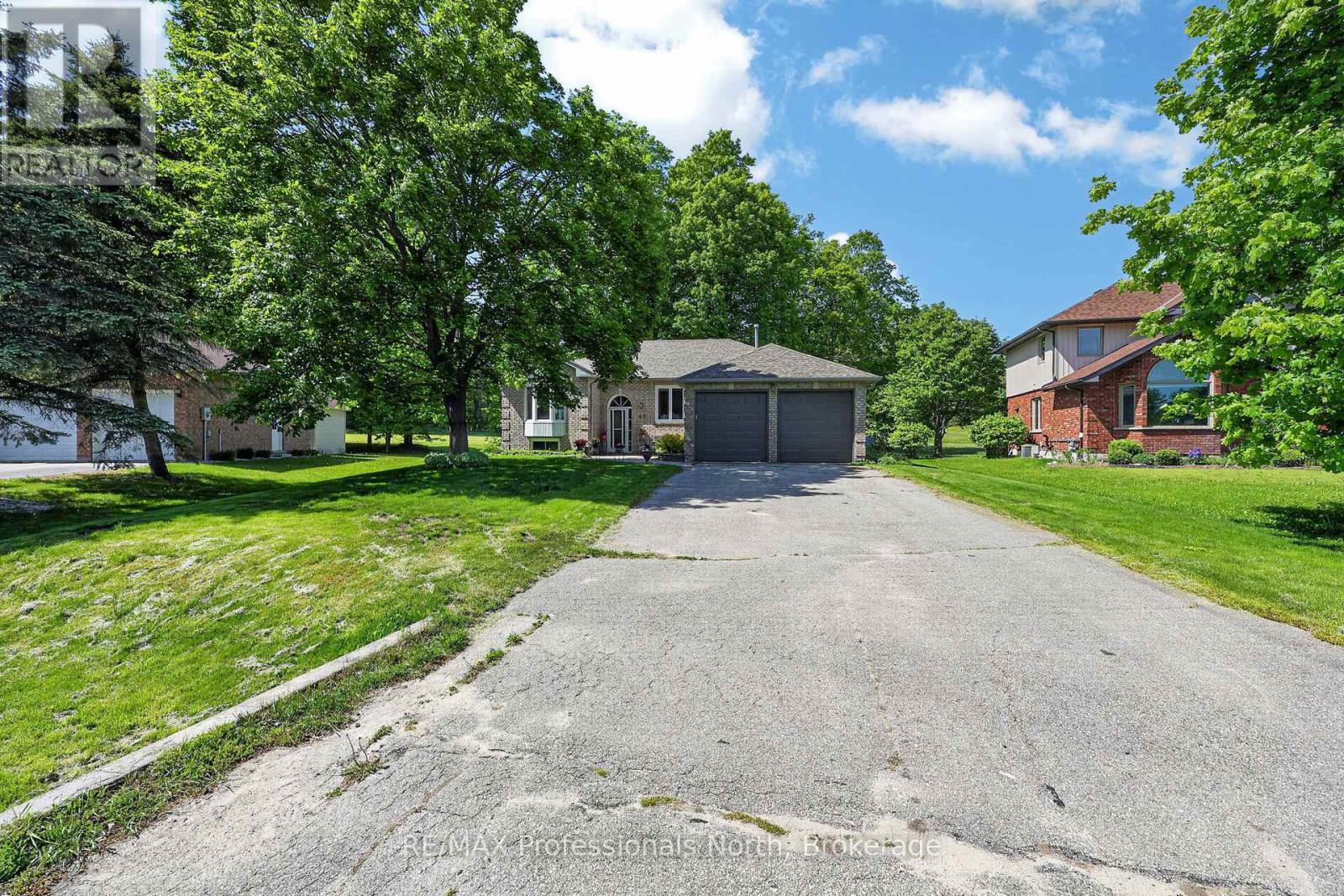 48 Fairway Crescent, Wasaga Beach, Ontario  L9Z 1B8 - Photo 2 - S13721814