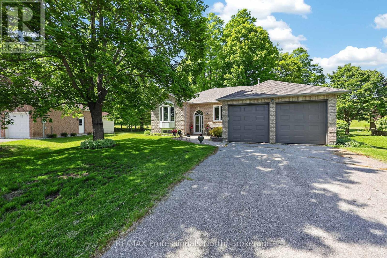 48 Fairway Crescent, Wasaga Beach, Ontario  L9Z 1B8 - Photo 3 - S13721814