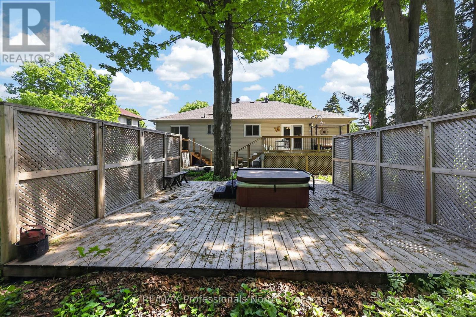 48 Fairway Crescent, Wasaga Beach, Ontario  L9Z 1B8 - Photo 35 - S13721814