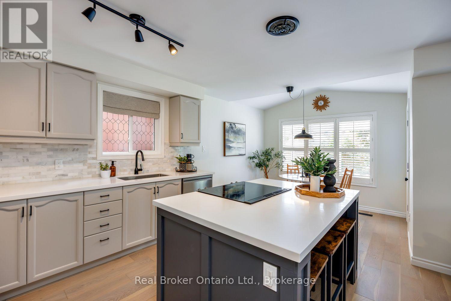 20 Wilkins Crescent, Clarington, Ontario  L1E 3B8 - Photo 9 - E13721902