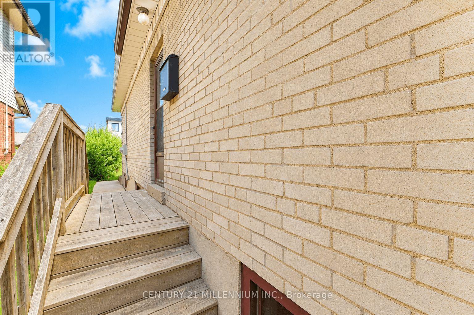 169 Ranee Avenue, Toronto, Ontario  M6A 1N3 - Photo 30 - C13721736