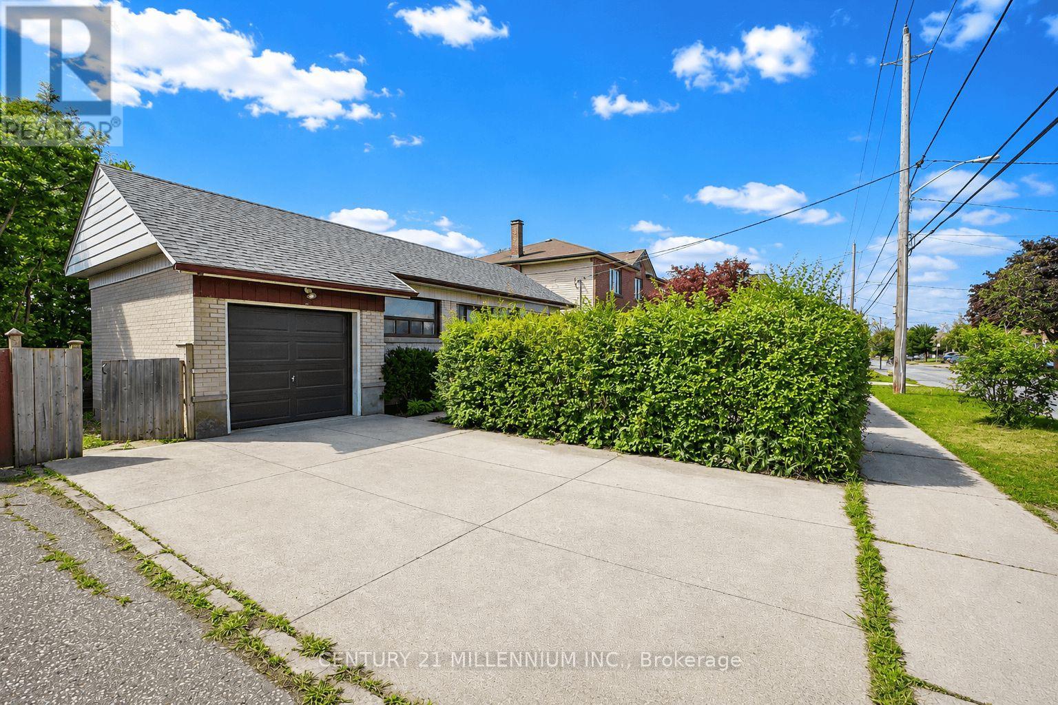 169 Ranee Avenue, Toronto, Ontario  M6A 1N3 - Photo 31 - C13721736