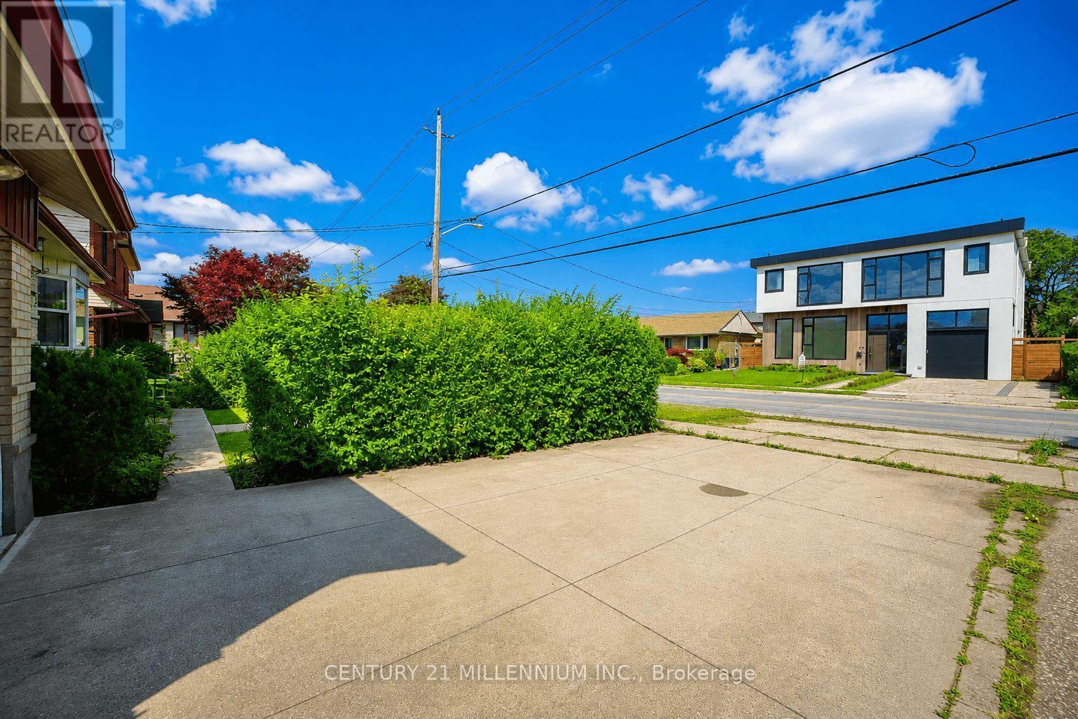 169 Ranee Avenue, Toronto, Ontario  M6A 1N3 - Photo 34 - C13721736