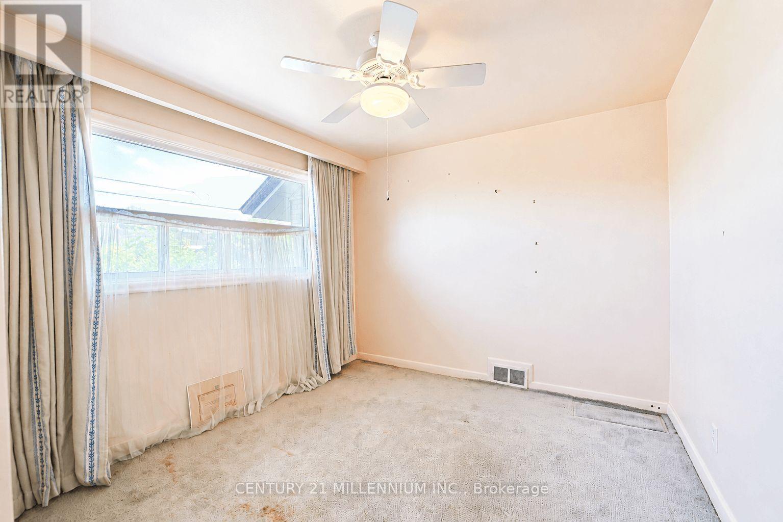 169 Ranee Avenue, Toronto, Ontario  M6A 1N3 - Photo 7 - C13721736