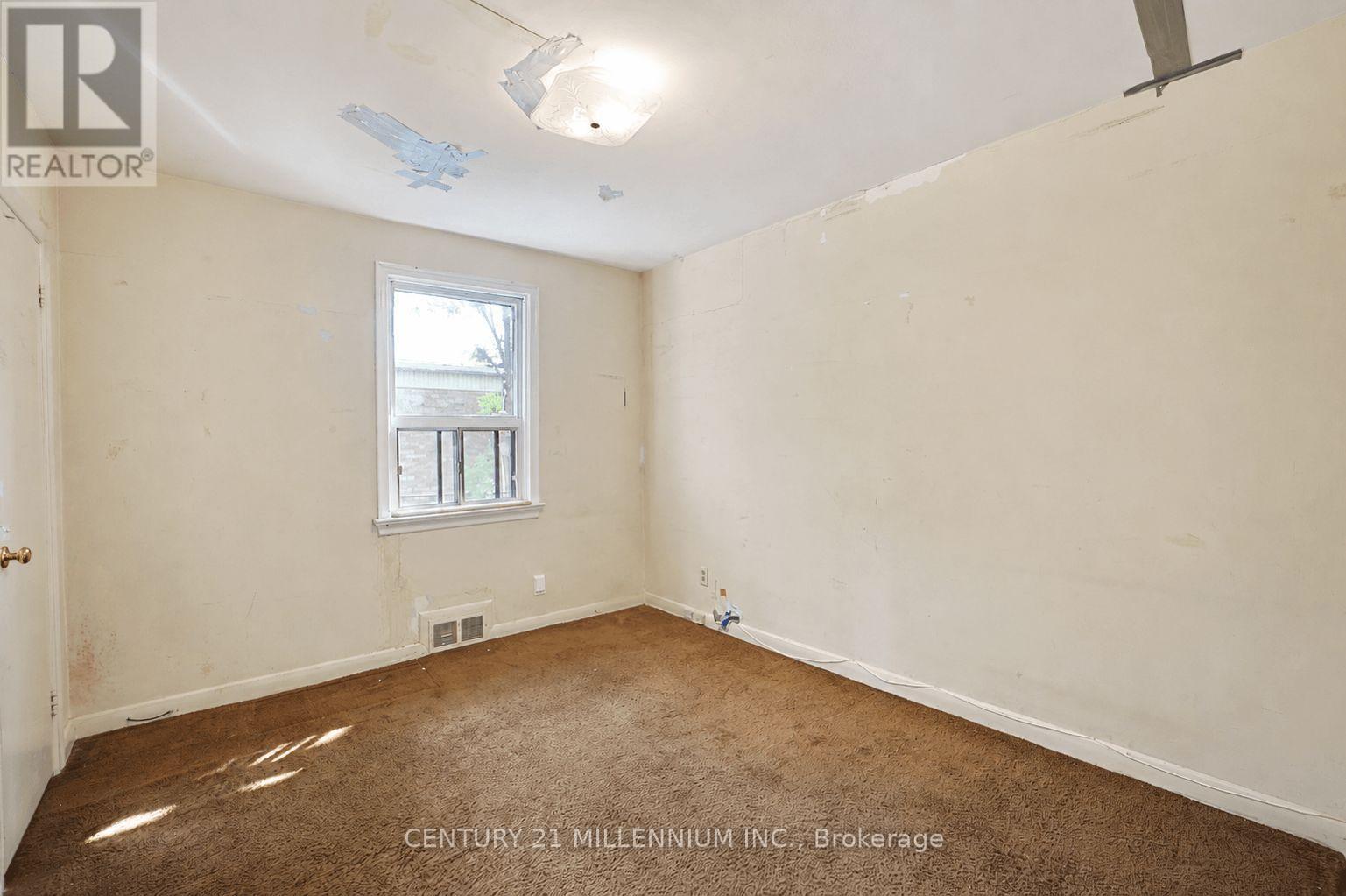 169 Ranee Avenue, Toronto, Ontario  M6A 1N3 - Photo 9 - C13721736