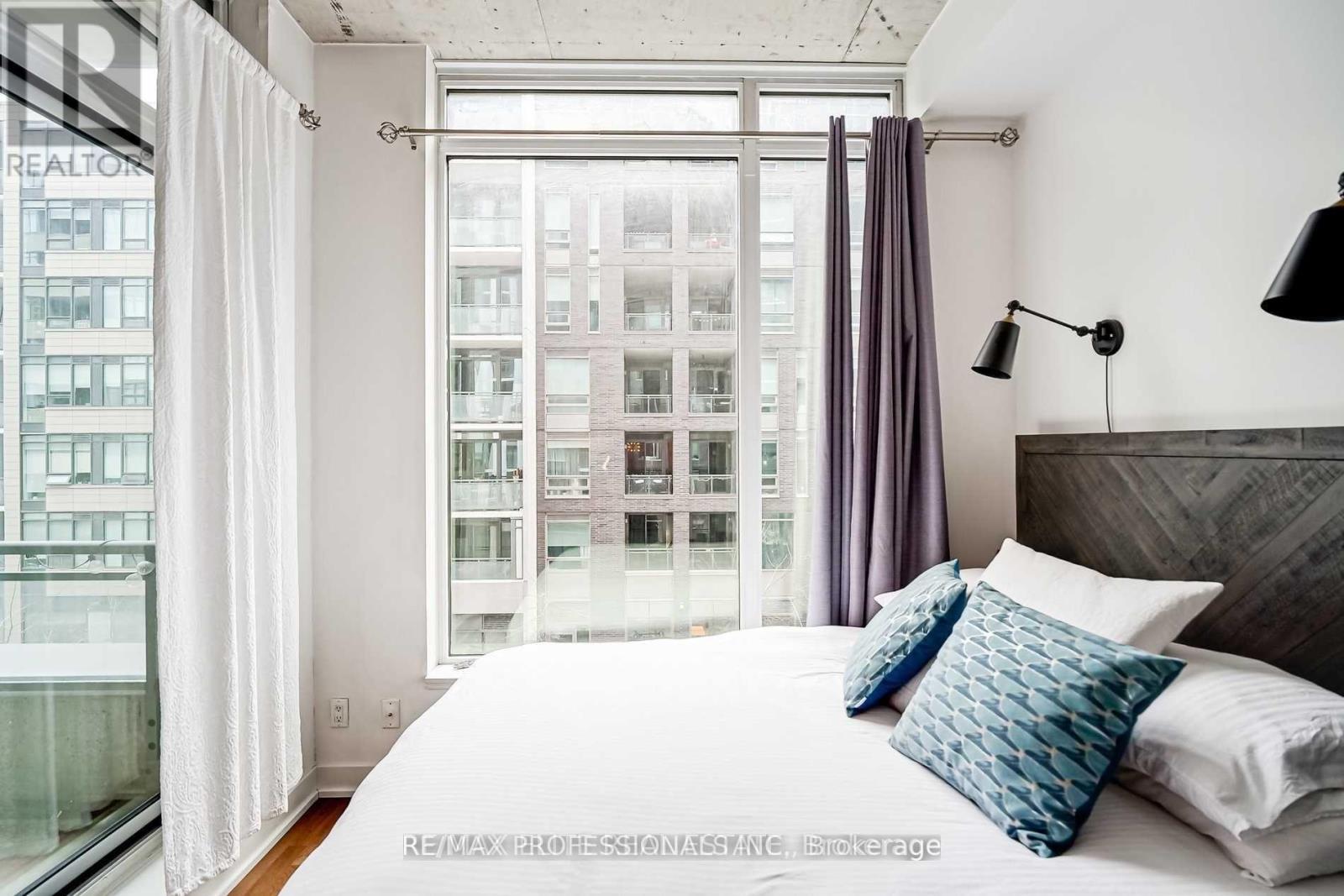 330 - 20 Minowan Miikan Lane, Toronto, Ontario  M6J 1M3 - Photo 10 - C13721834