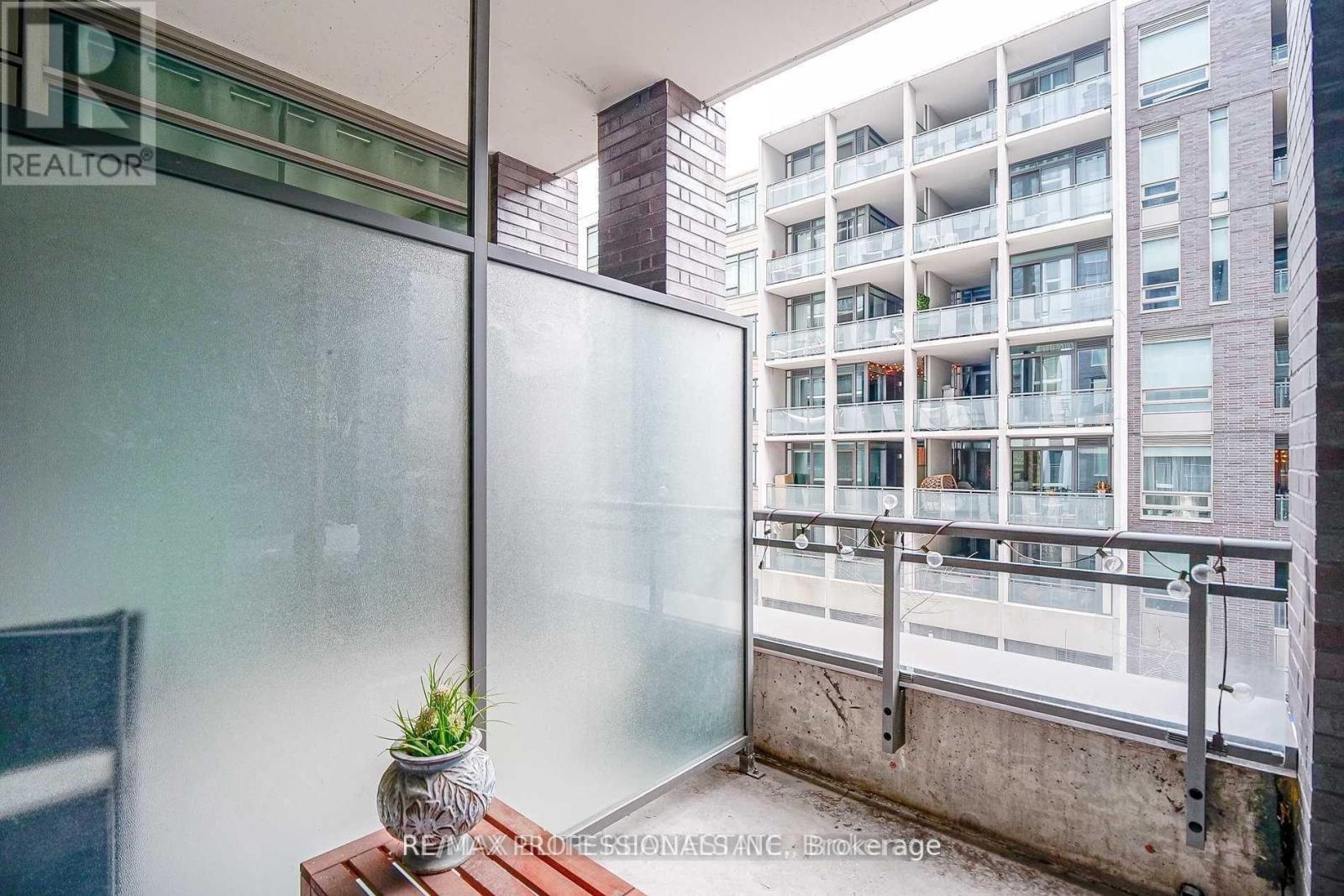 330 - 20 Minowan Miikan Lane, Toronto, Ontario  M6J 1M3 - Photo 9 - C13721834