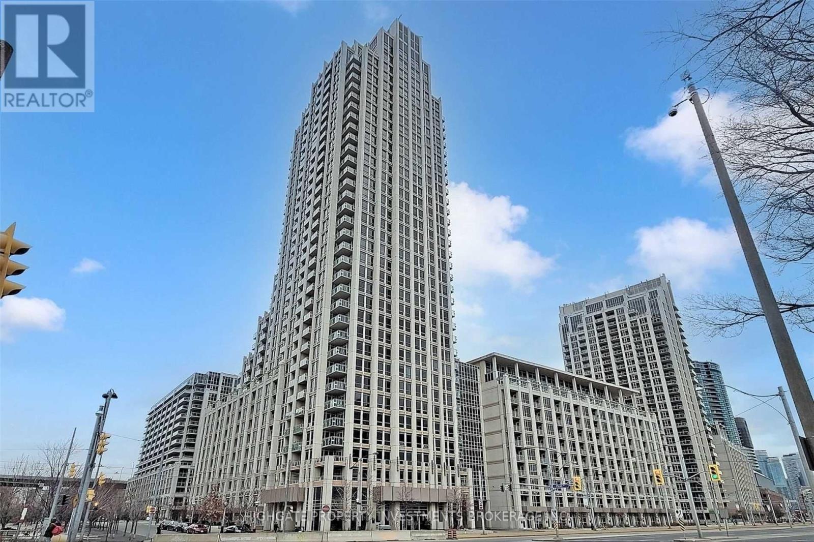 2506 - 628 FLEET STREET