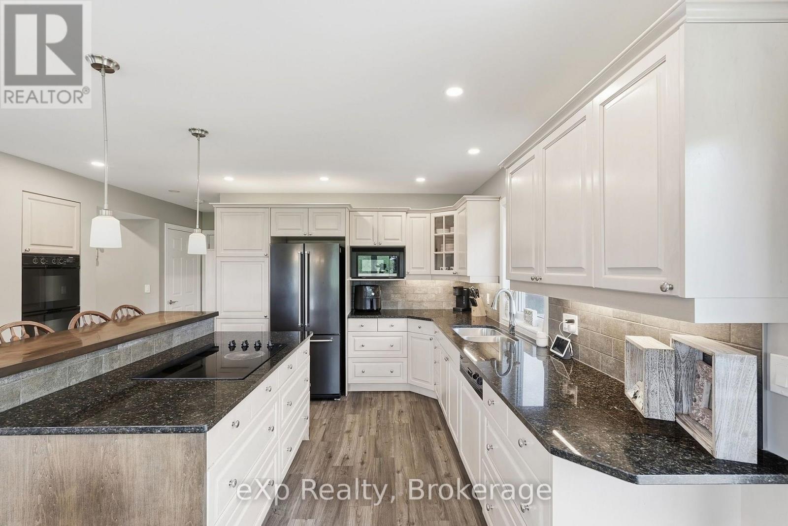 324 David Winkler Parkway, West Grey, Ontario  N0G 2M0 - Photo 10 - X13721660