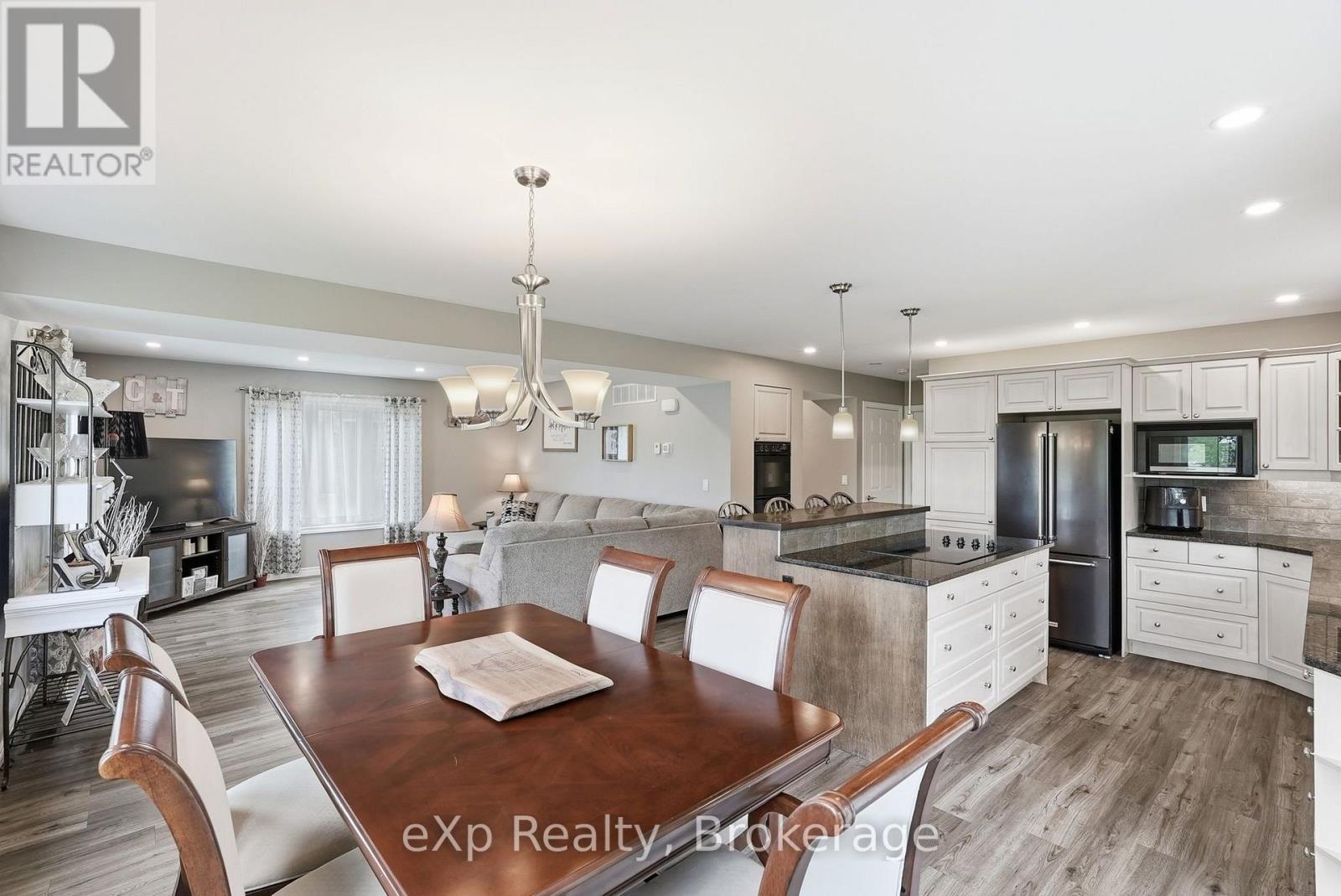 324 David Winkler Parkway, West Grey, Ontario  N0G 2M0 - Photo 11 - X13721660