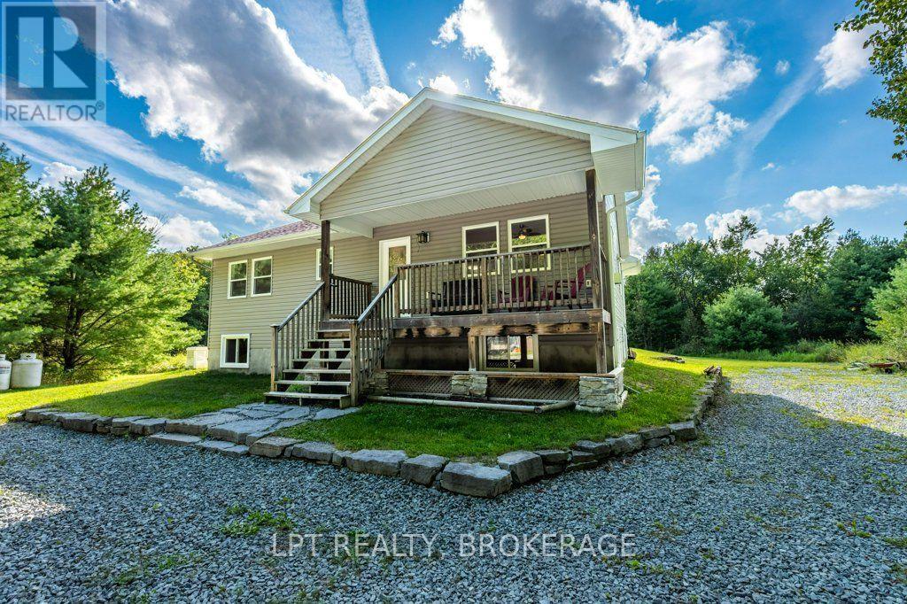 131 LEISURE POINT ROAD, Rideau Lakes, Ontario