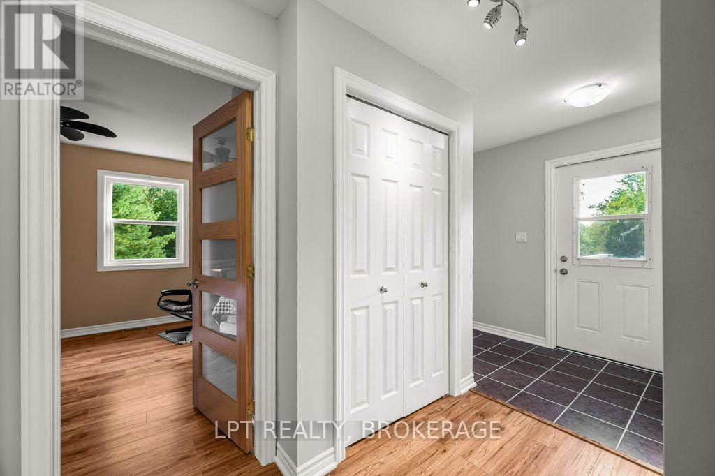 131 Leisure Point Road, Rideau Lakes, Ontario  K0G 1X0 - Photo 14 - X13721920