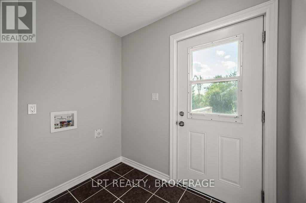 131 Leisure Point Road, Rideau Lakes, Ontario  K0G 1X0 - Photo 16 - X13721920
