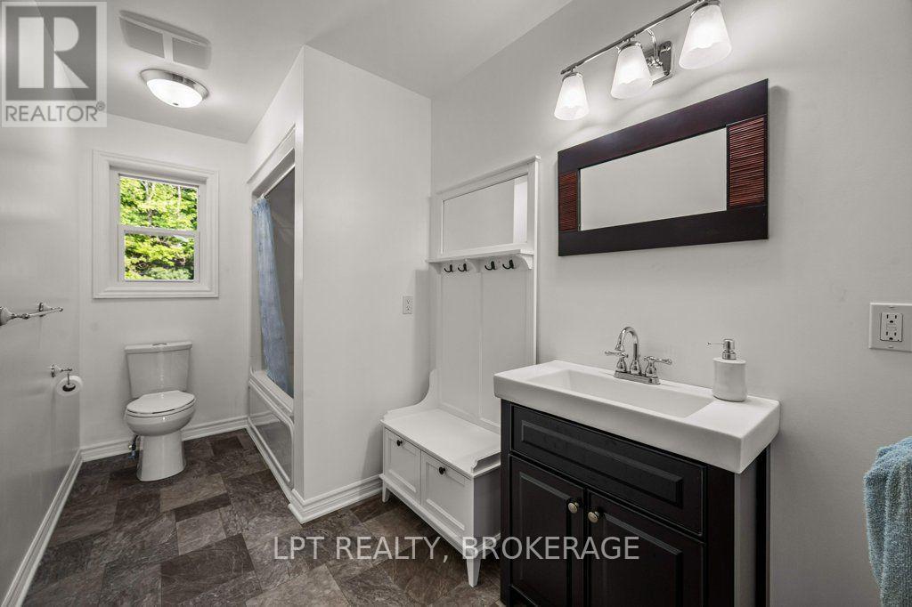 131 Leisure Point Road, Rideau Lakes, Ontario  K0G 1X0 - Photo 17 - X13721920