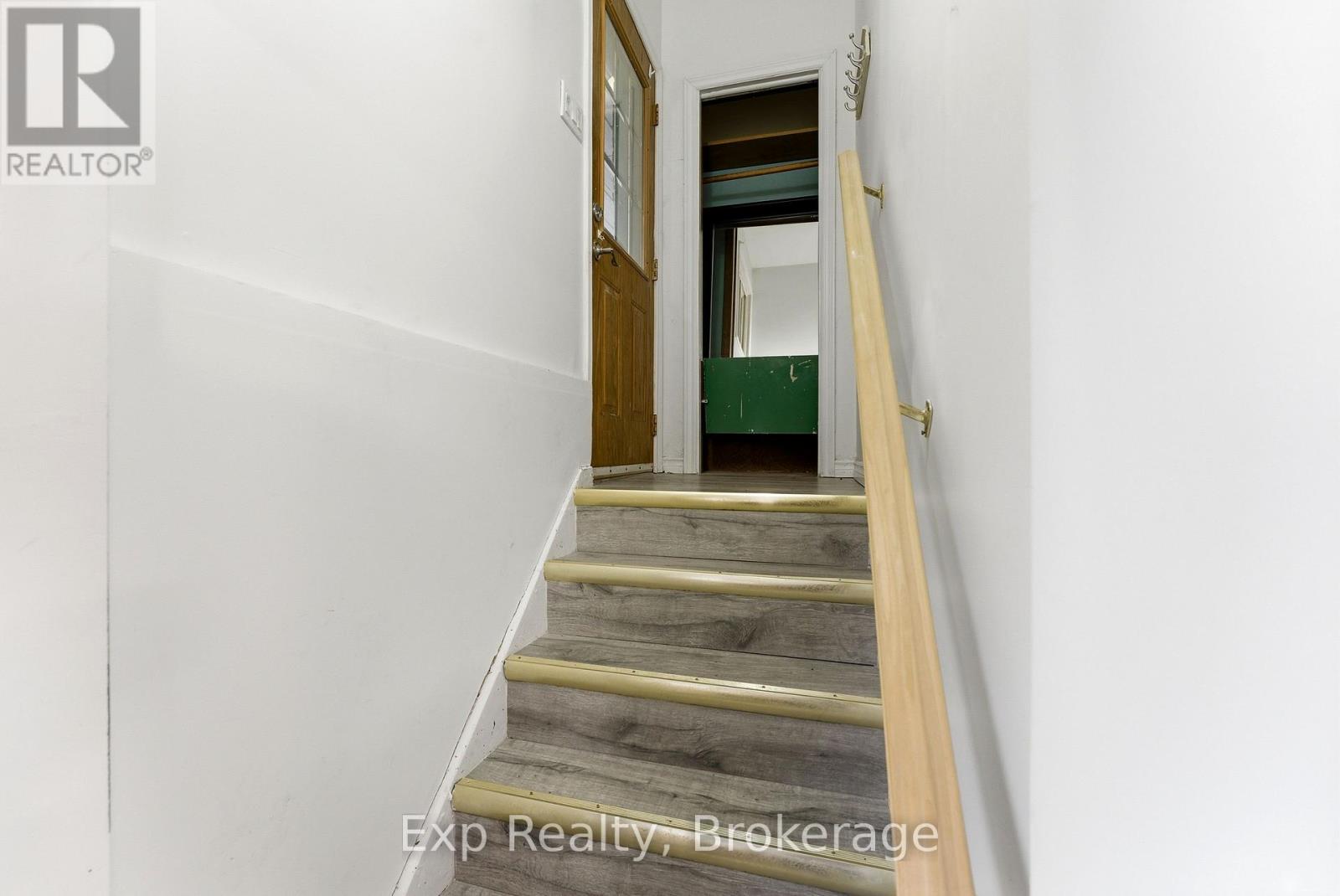 Lower Unit - 10 Plaza Square, Belleville, Ontario  K8N 4J3 - Photo 6 - X13721762