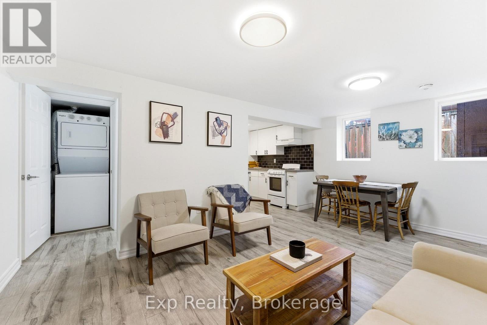 Lower Unit - 10 Plaza Square, Belleville, Ontario  K8N 4J3 - Photo 8 - X13721762