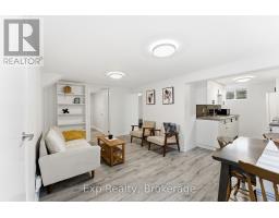 LOWER UNIT - 10 PLAZA SQUARE, Belleville, Ontario