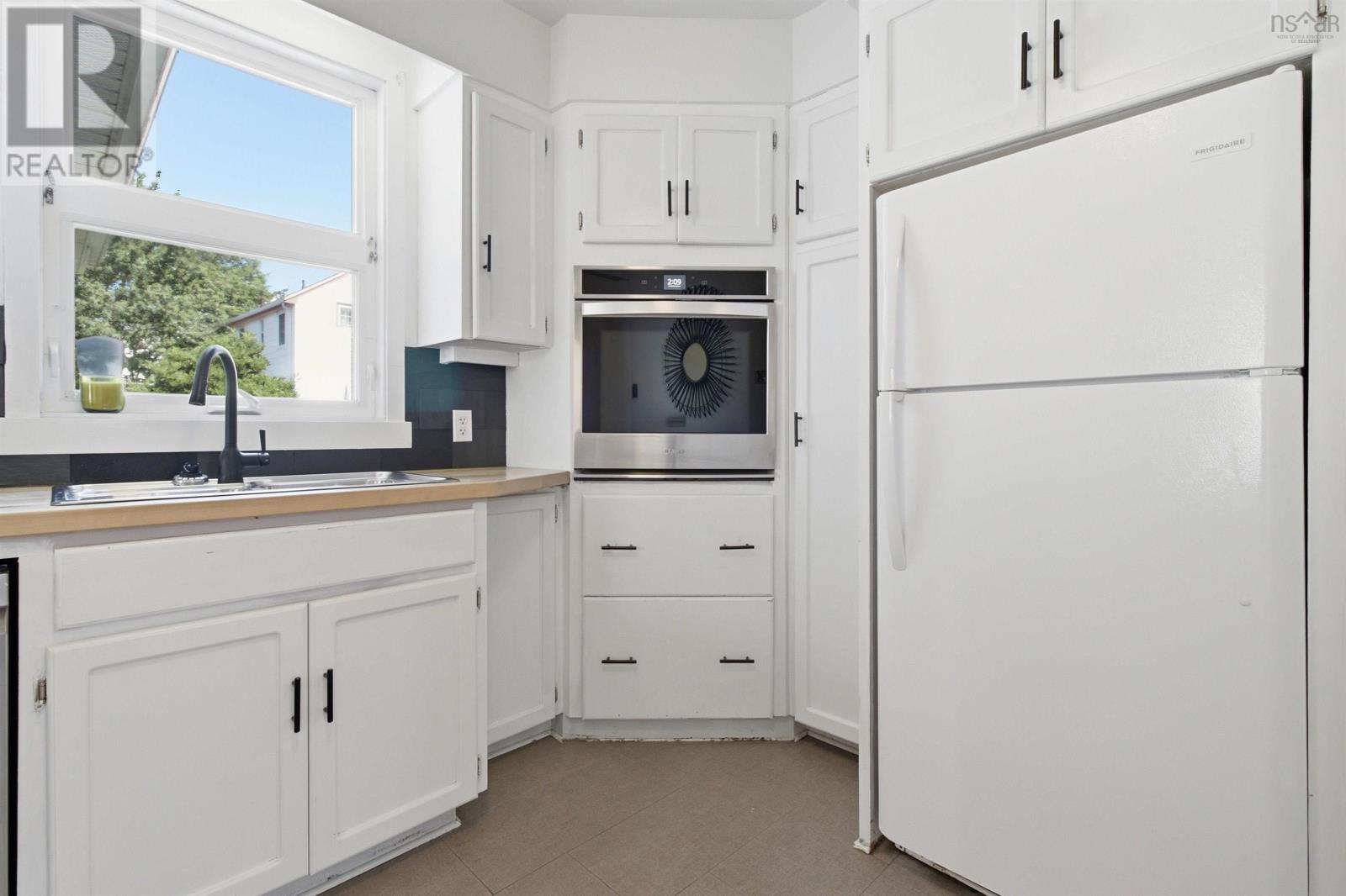 148 Victoria Road, Dartmouth, Nova Scotia  B3A 1V8 - Photo 12 - 202621794