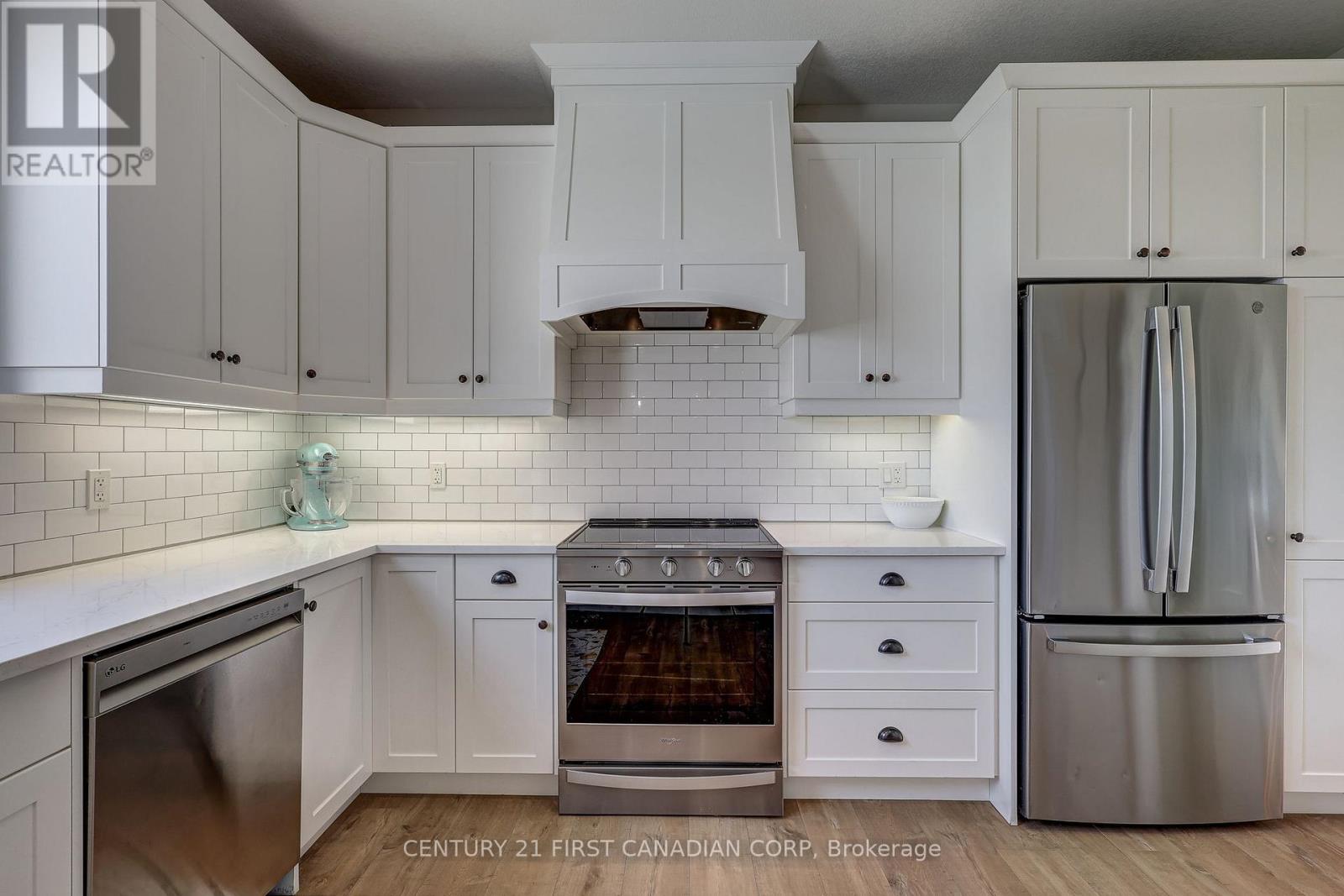 35681 Talbot Line, Southwold, Ontario  N0L 2E0 - Photo 13 - X13721682