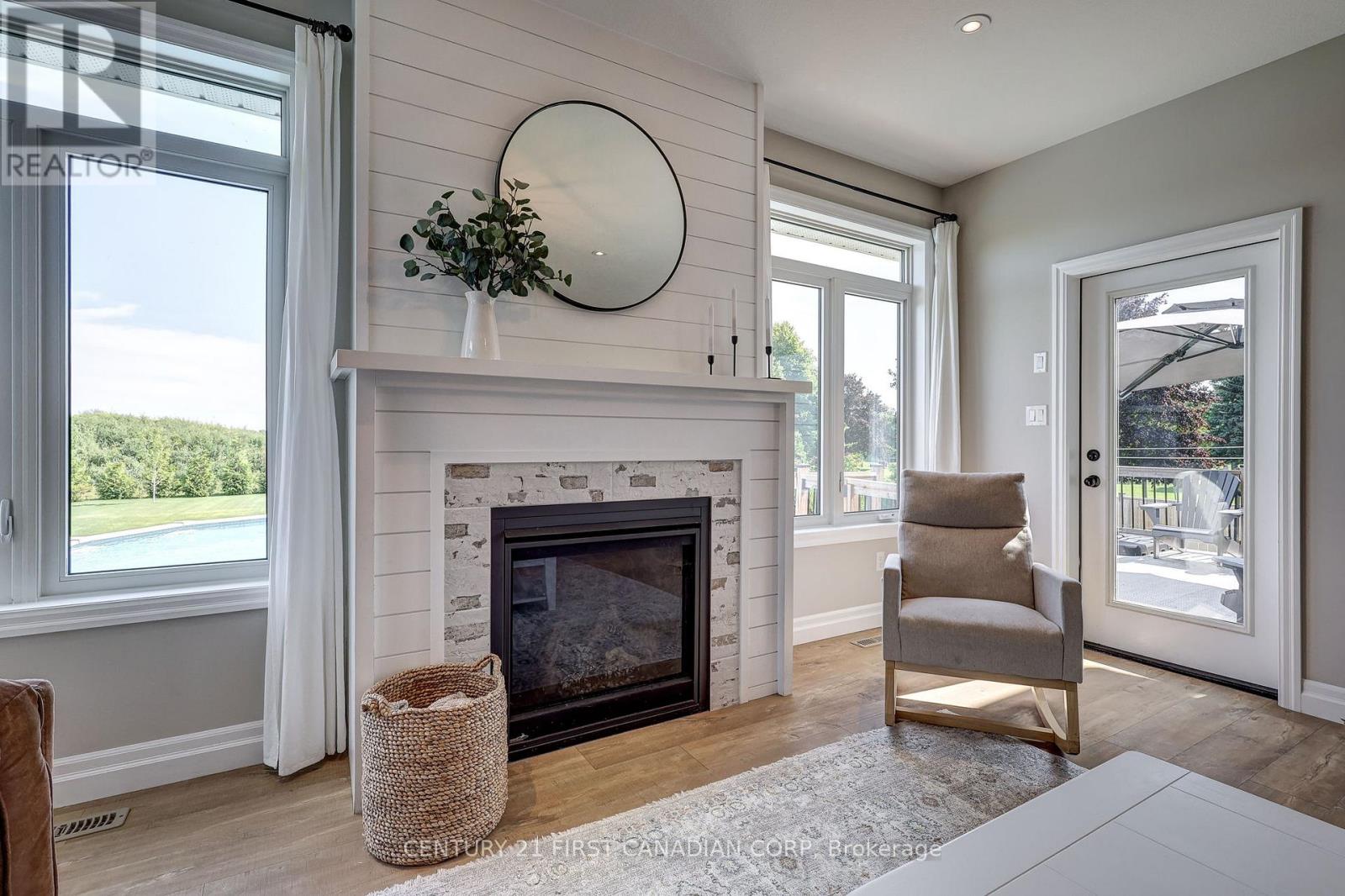 35681 Talbot Line, Southwold, Ontario  N0L 2E0 - Photo 7 - X13721682