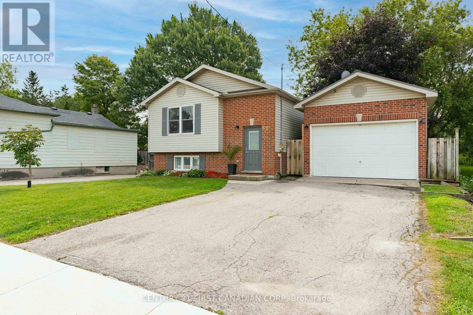 6297 William Street, Lucan Biddulph, Ontario  N0B 2P0 - Photo 2 - X13721774