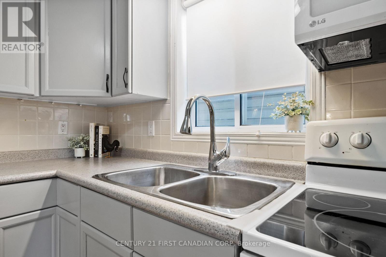 6297 William Street, Lucan Biddulph, Ontario  N0B 2P0 - Photo 32 - X13721774