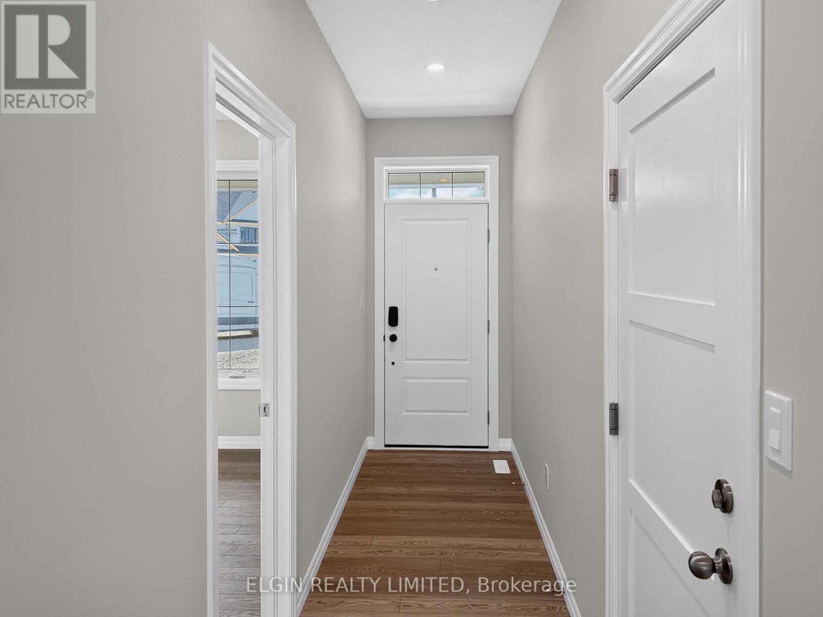 8 Thomas Court, Central Elgin, Ontario  N5P 0E5 - Photo 3 - X13721804