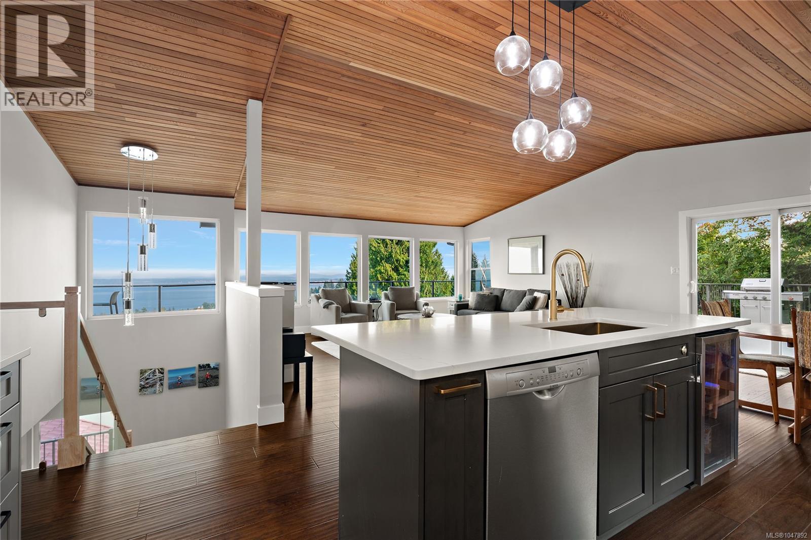 8750 Pender Park Dr, North Saanich, British Columbia