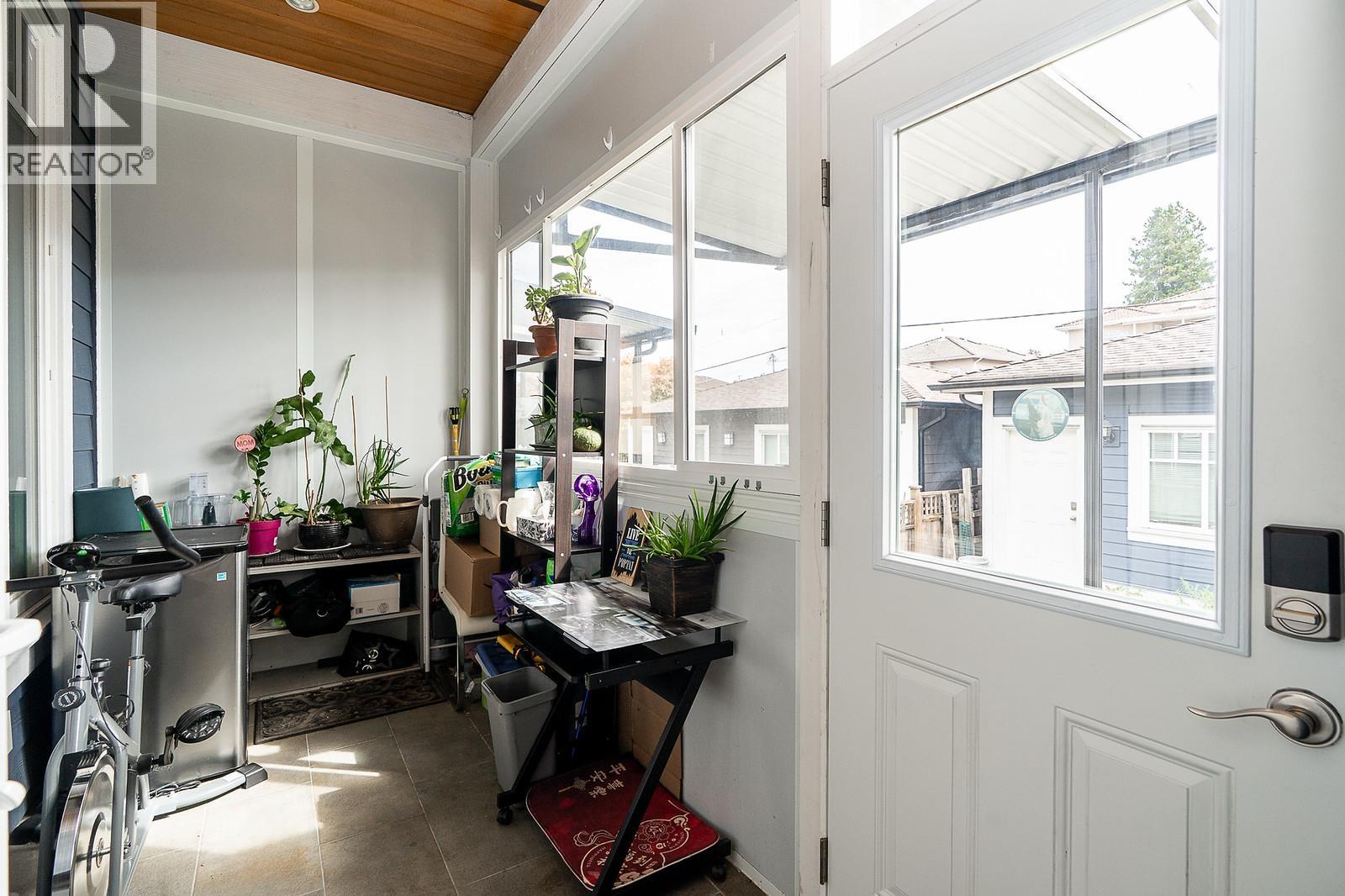 3032 E 16th Avenue, Vancouver, British Columbia  V5M 2M5 - Photo 3 - R3159016