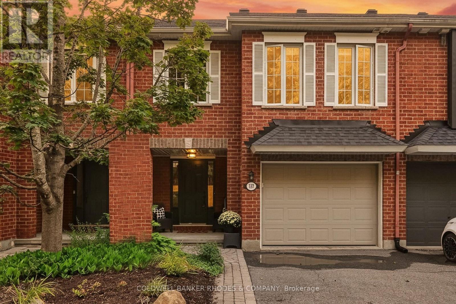 157 GLADEVIEW PRIVATE, Ottawa, Ontario
