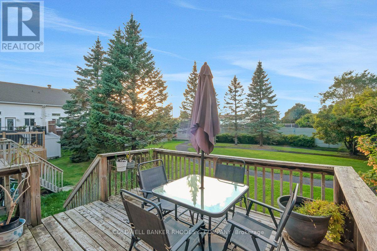 157 Gladeview Private, Ottawa, Ontario  K1T 4C4 - Photo 2 - X13721912