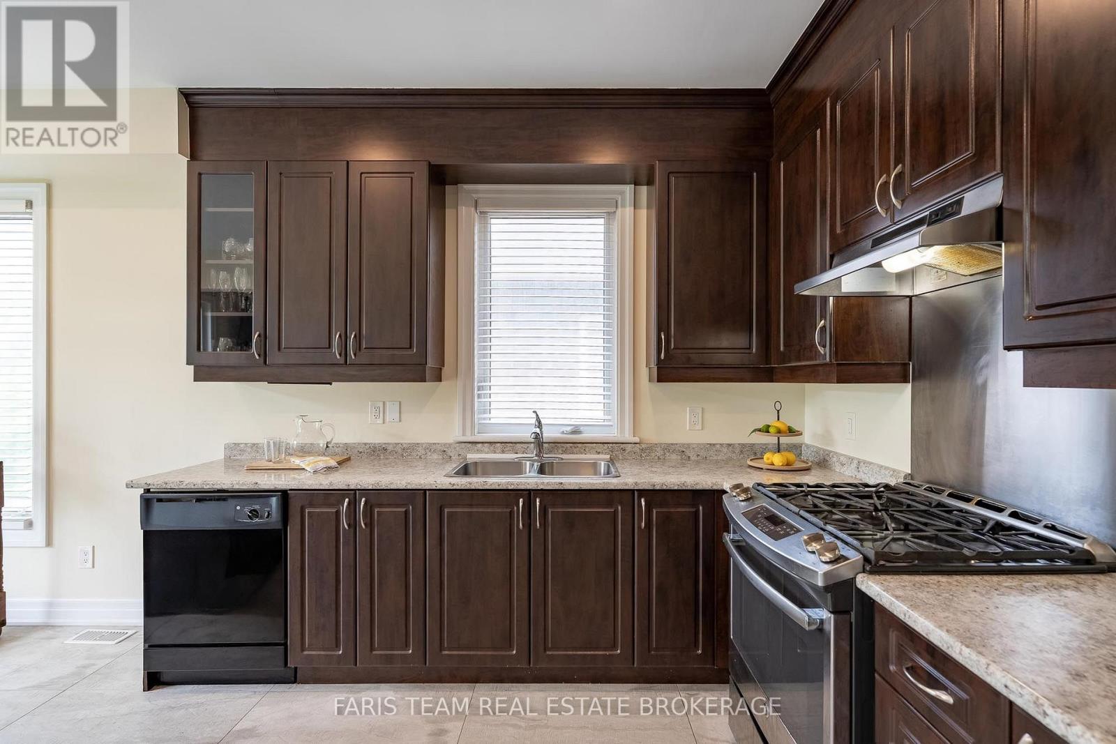 113 Allegra Drive, Wasaga Beach, Ontario  L9Z 1P2 - Photo 6 - S13721868