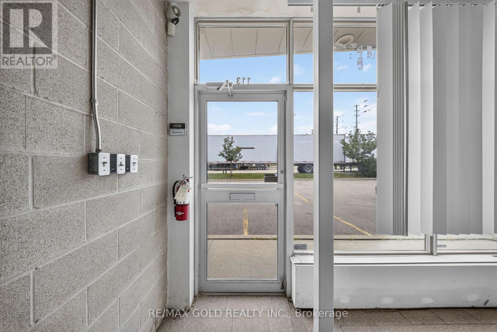 113 - 101 Westmore Drive, Toronto, Ontario  M9V 3Y6 - Photo 4 - W13721724