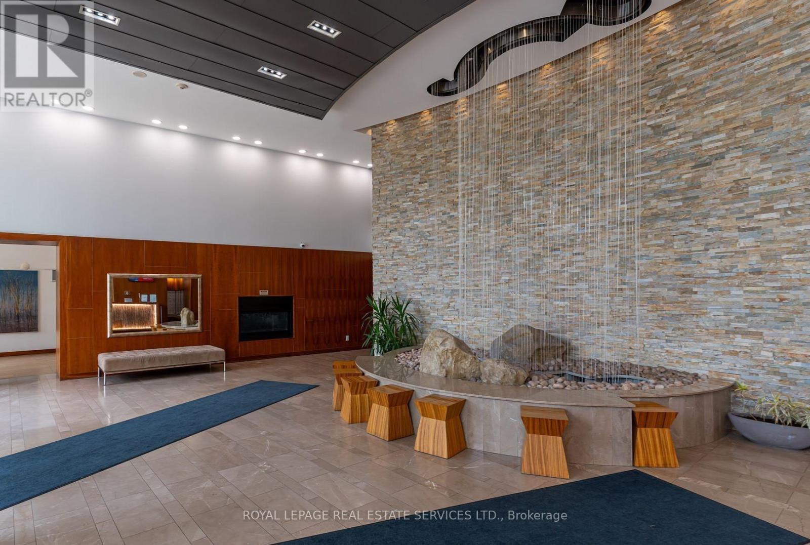 1008 - 225 Webb Drive, Mississauga, Ontario  L5B 4P2 - Photo 4 - W13721742