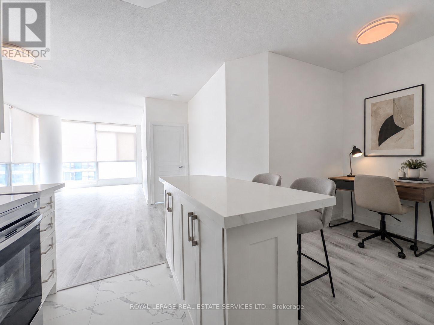1008 - 225 Webb Drive, Mississauga, Ontario  L5B 4P2 - Photo 7 - W13721742
