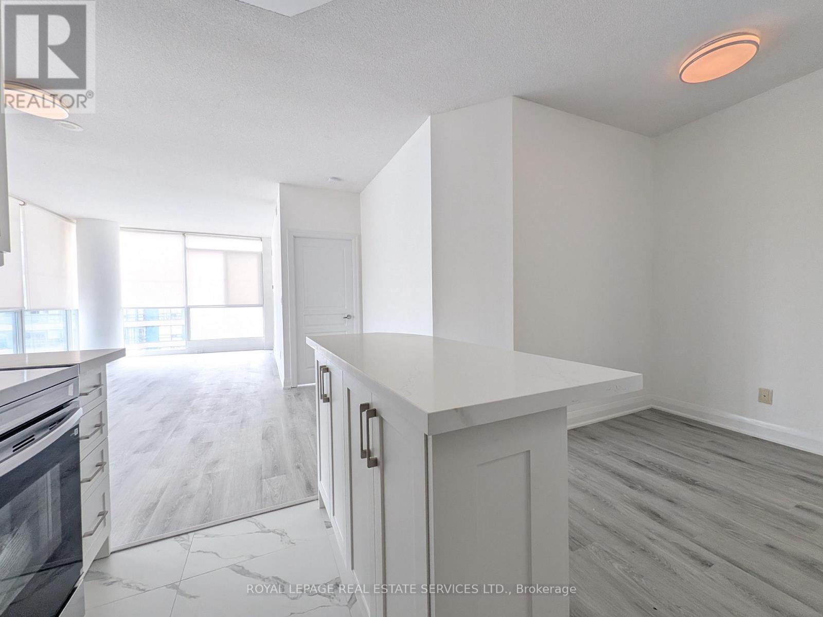 1008 - 225 Webb Drive, Mississauga, Ontario  L5B 4P2 - Photo 8 - W13721742