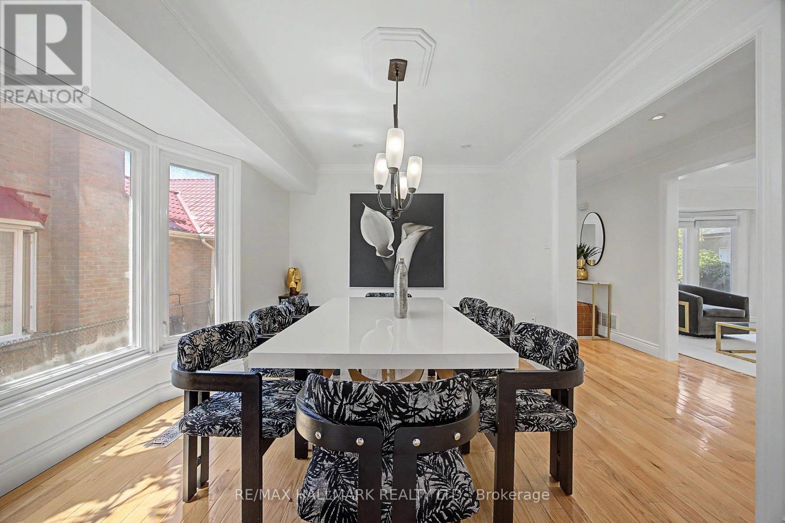 329 Kingsbridge Garden Circle, Mississauga, Ontario  L5R 1K9 - Photo 10 - W13721746