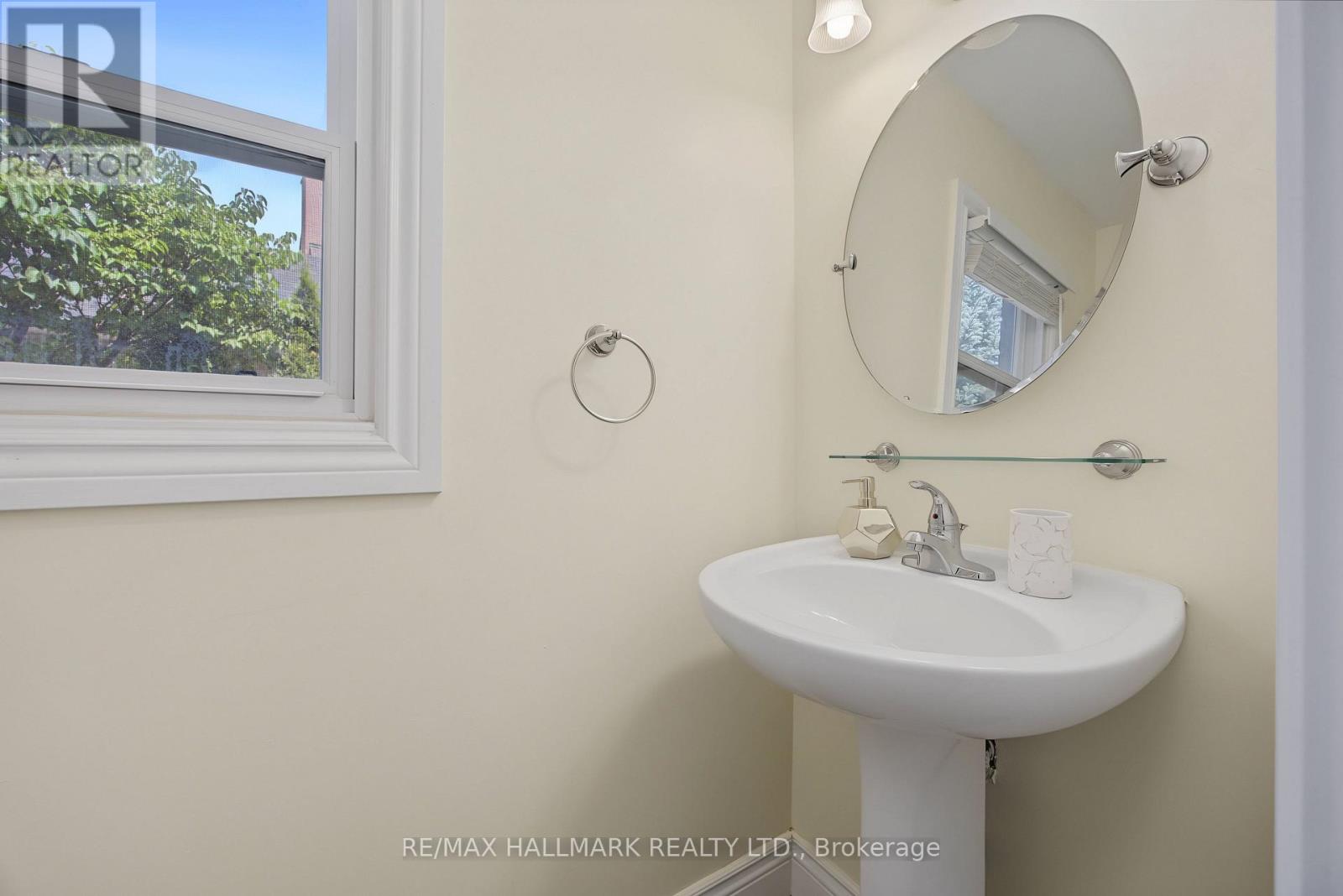 329 Kingsbridge Garden Circle, Mississauga, Ontario  L5R 1K9 - Photo 16 - W13721746