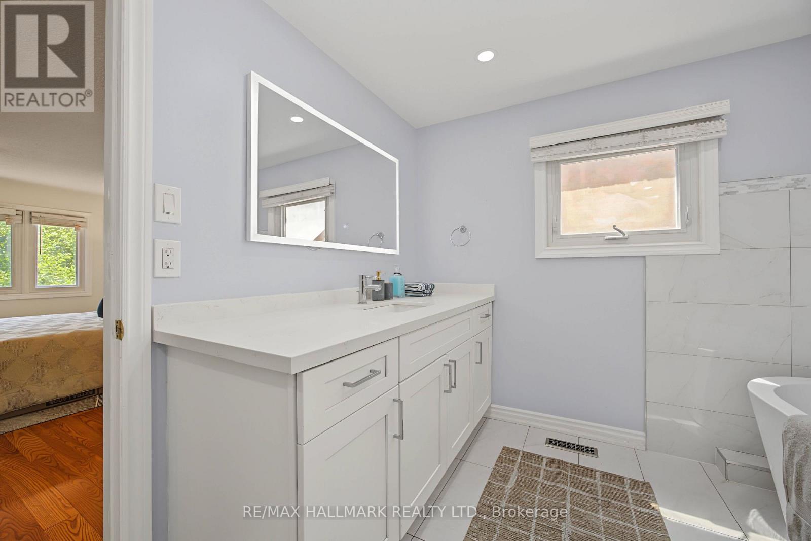 329 Kingsbridge Garden Circle, Mississauga, Ontario  L5R 1K9 - Photo 21 - W13721746