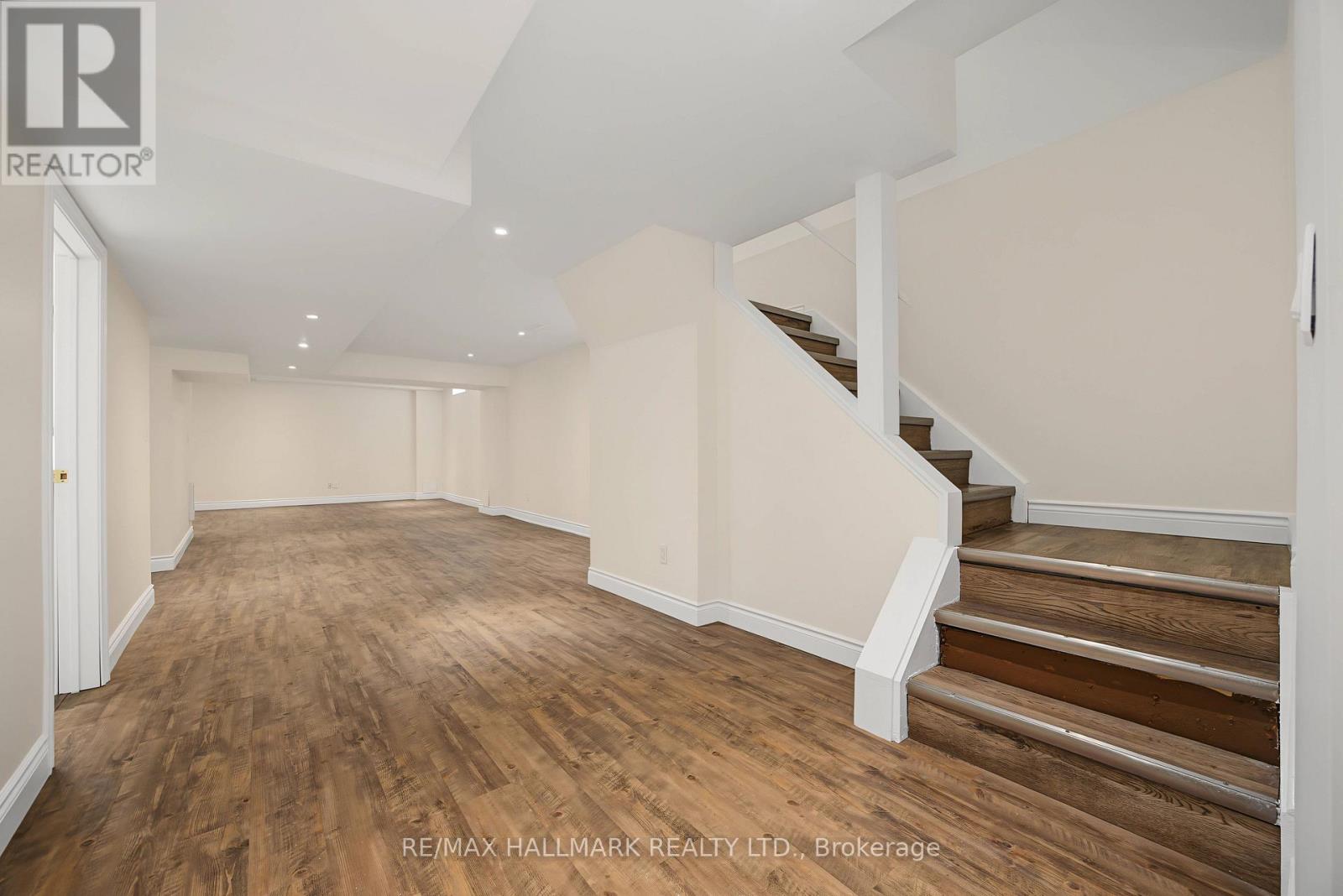 329 Kingsbridge Garden Circle, Mississauga, Ontario  L5R 1K9 - Photo 27 - W13721746