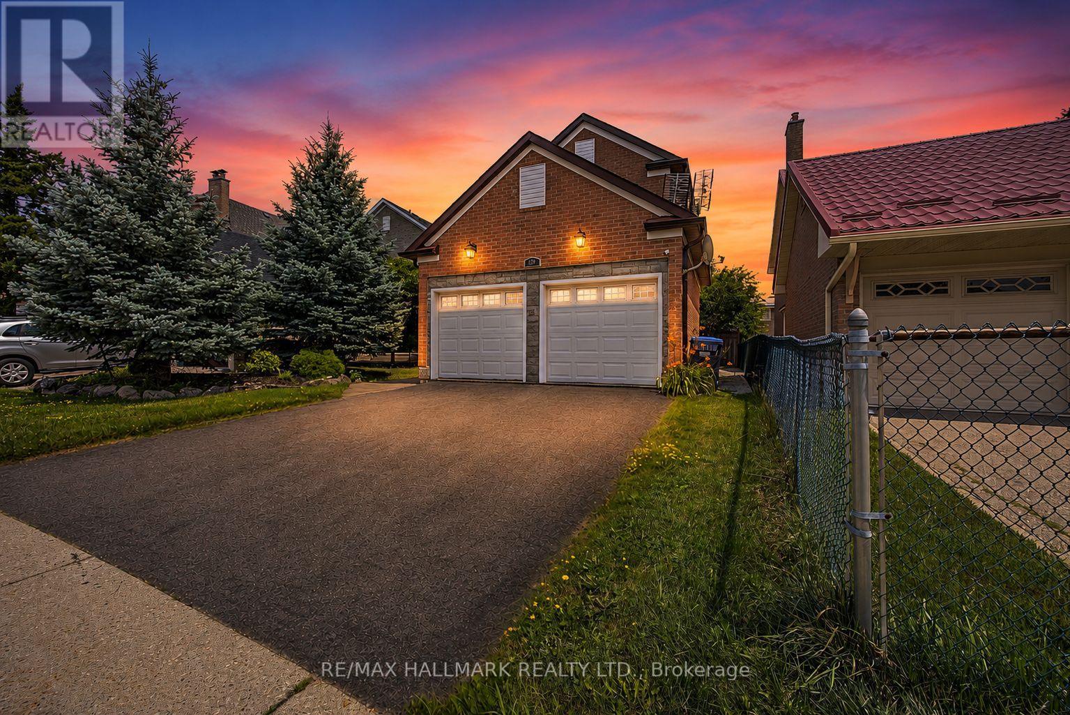 329 Kingsbridge Garden Circle, Mississauga, Ontario  L5R 1K9 - Photo 3 - W13721746