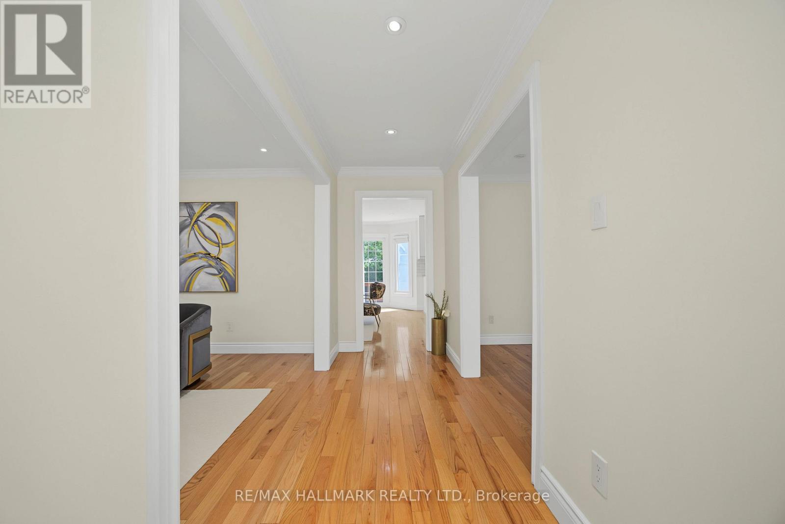 329 Kingsbridge Garden Circle, Mississauga, Ontario  L5R 1K9 - Photo 6 - W13721746