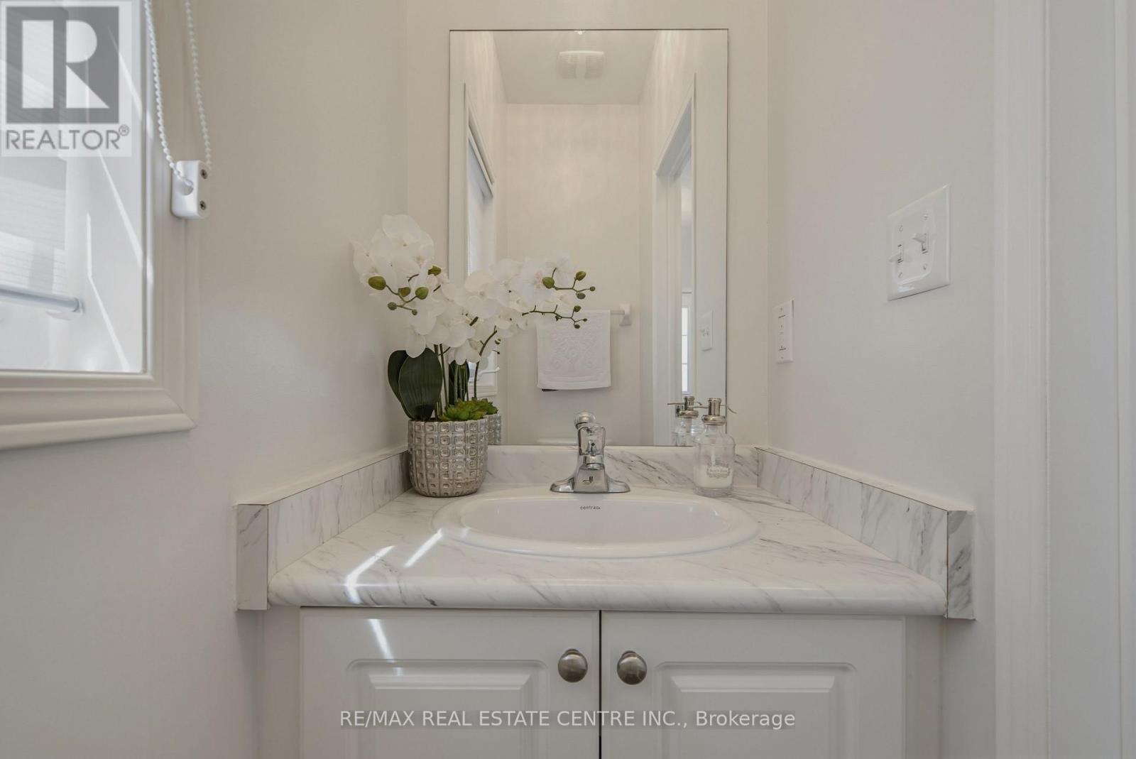 16 Gulfbrook Circle, Brampton, Ontario  L6Z 0G4 - Photo 3 - W13721750