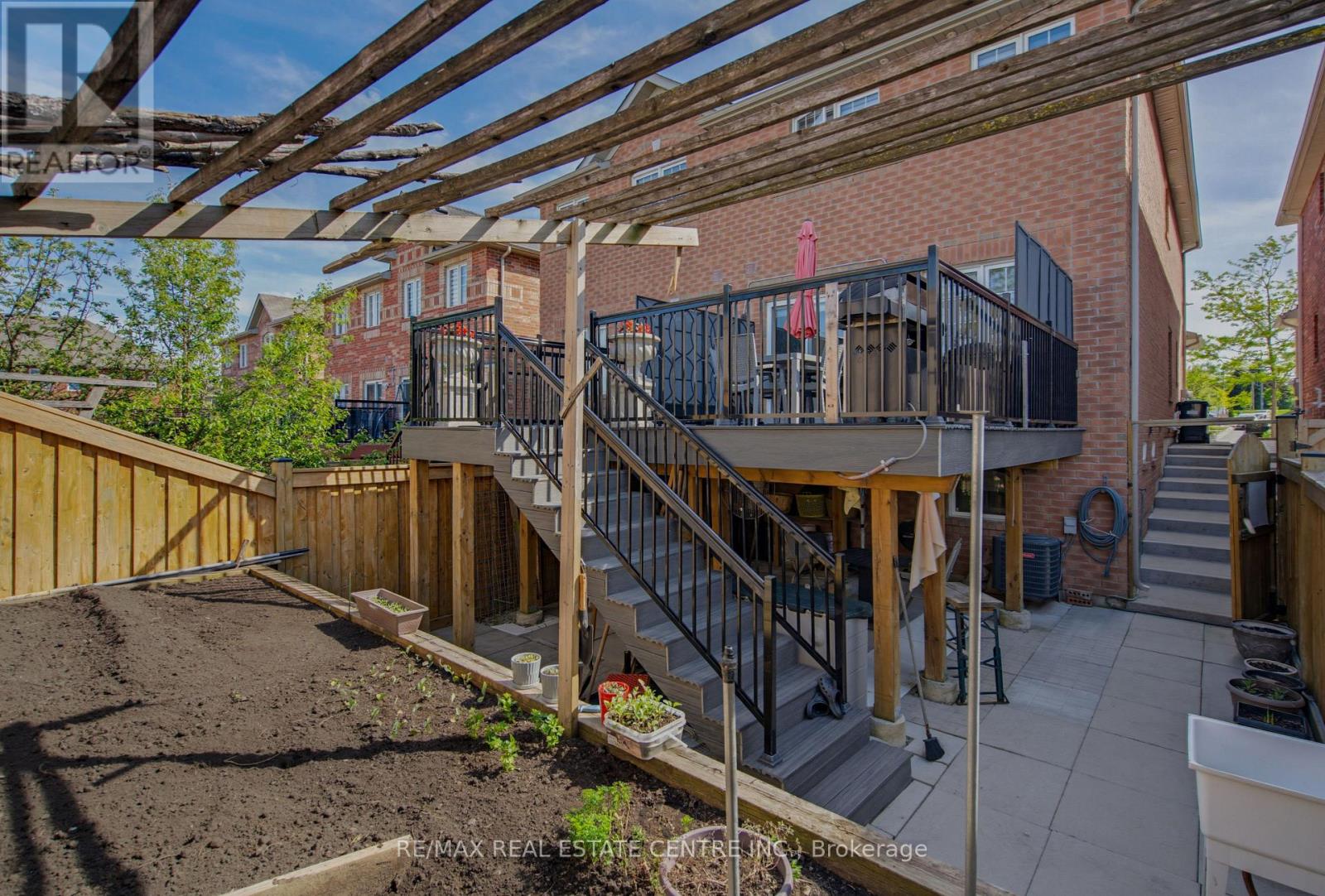 16 Gulfbrook Circle, Brampton, Ontario  L6Z 0G4 - Photo 39 - W13721750